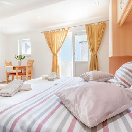 Studio Apartmani Dora Μακάρσκα Εξωτερικό φωτογραφία